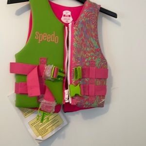 NWT Speedo Youth Life Vest